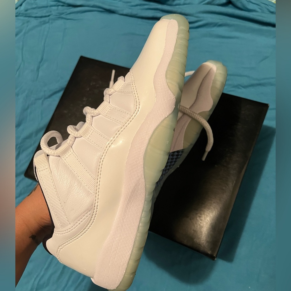 Jordan 11 - Picture 3 of 5